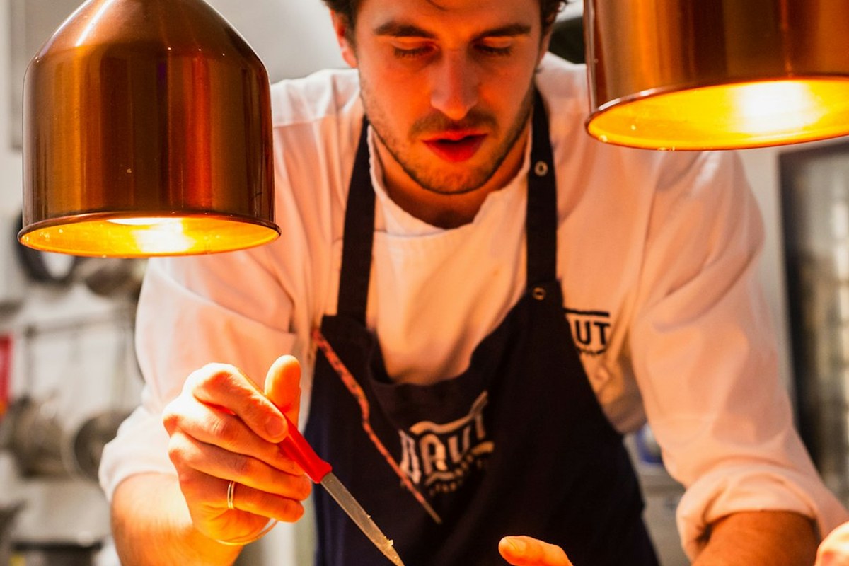 나폴리맛피아 권성준, 56억원 약수역 빌딩 샀다 - 이미지 1