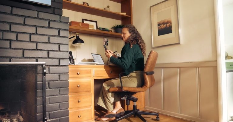 2월 서울 아파트값 상승률 0.74%…5개월 만에 최저