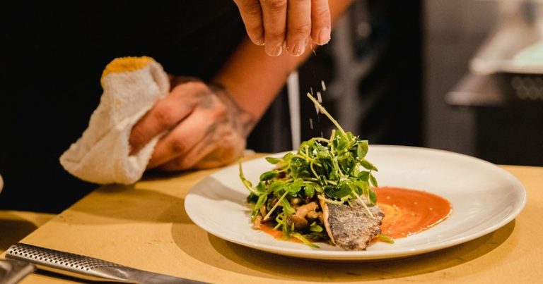 나폴리맛피아 권성준, 56억원 약수역 빌딩 샀다