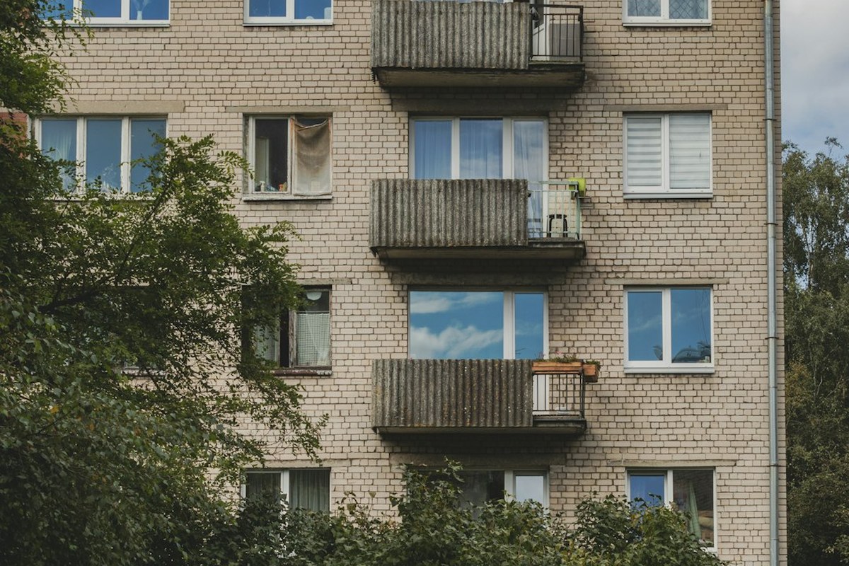 🏠 다음달 아파트 입주 '급감' 경고! 수도권 60% 줄고 지방 쏠림 심화… 임대차 시장 '불안' 예고 ⚠️ - 이미지 1