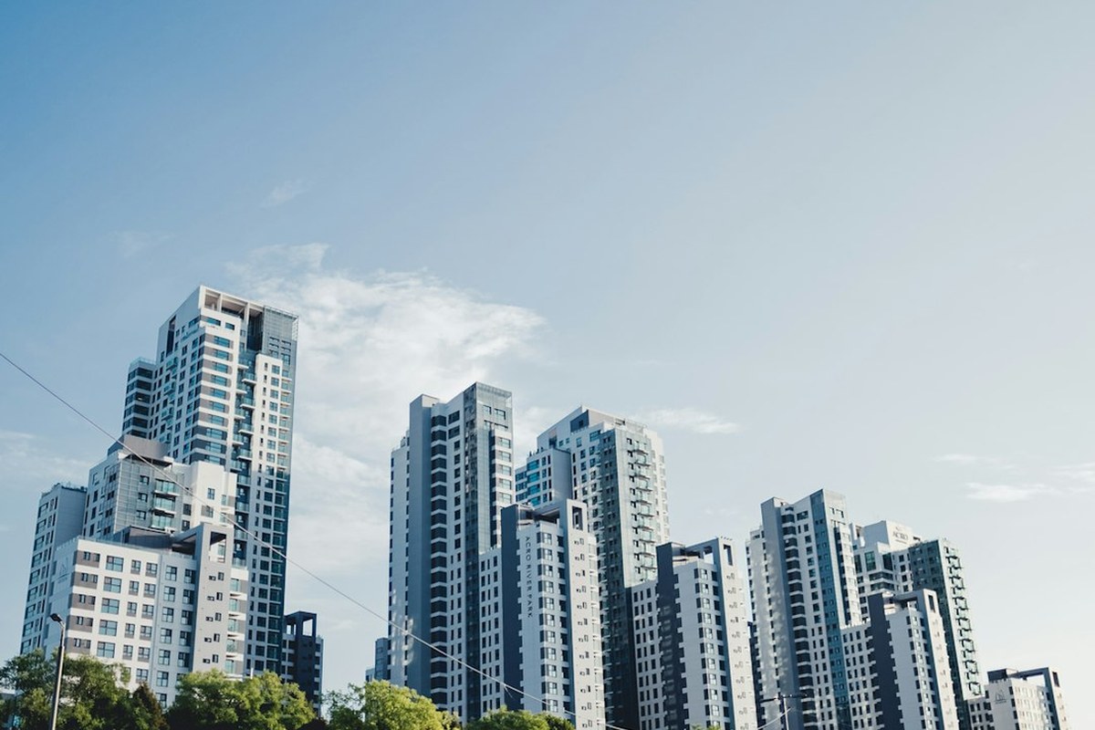 🏠 7653건 폭증! 강남 토허제 신청 최대, 양도세 유예 앞둔 '막차' 효과? 💡 - 이미지 1