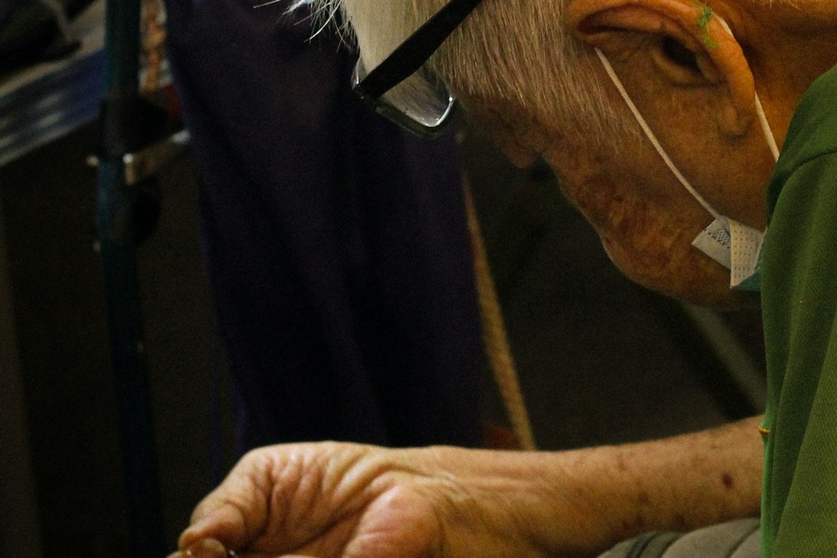 🏠 한신공영, 따뜻한 나눔 실천! 어르신 300분께 사랑의 무료 급식 지원 ✅ - 이미지 2