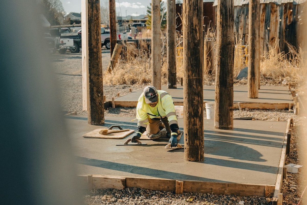 HUG, 건설사 숨통 트인다! 보증료 최대 60% 파격 인하… 중동 리스크 대응책 - 이미지 2