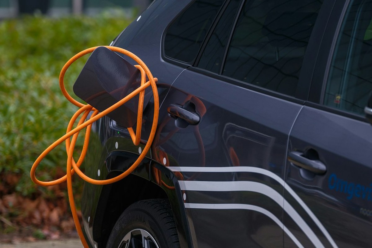 🚗⚡️ 전기차 비상 탈출! 한국 주도로 국제 안전 기준 마련된다 (문 안 열림 문제 해결!) - 이미지 2
