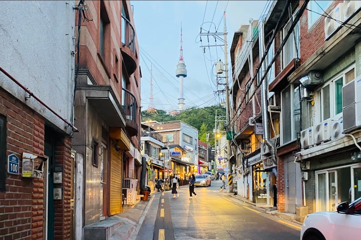 2030, '얼죽신' 포기하고 40년 구축 아파트 택하는 이유? 몸테크 투자 열풍! ✅ - 이미지 2