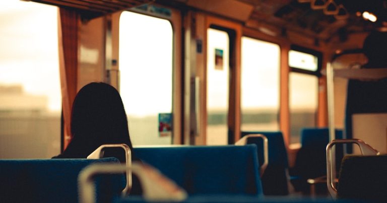 KTX-SRT 통합 운행 시작! 🚄 좌석 2,800석↑ & 운임 10% 할인 혜택 놓치지 마세요! ✅