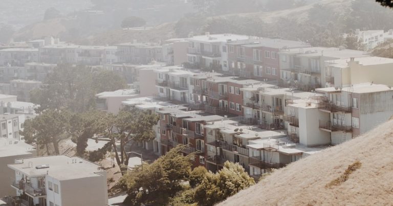 🚀 노량진 '라클라체자이드파인' 특별공급 26대 1 경쟁률! 🏠 고분양가에도 뜨거운 청약 열기 분석