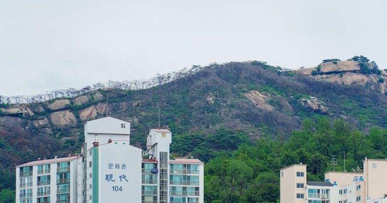 🏠 노도강이 이끈 서울 아파트값 2.35% 상승! 3월 거래량은? ✅