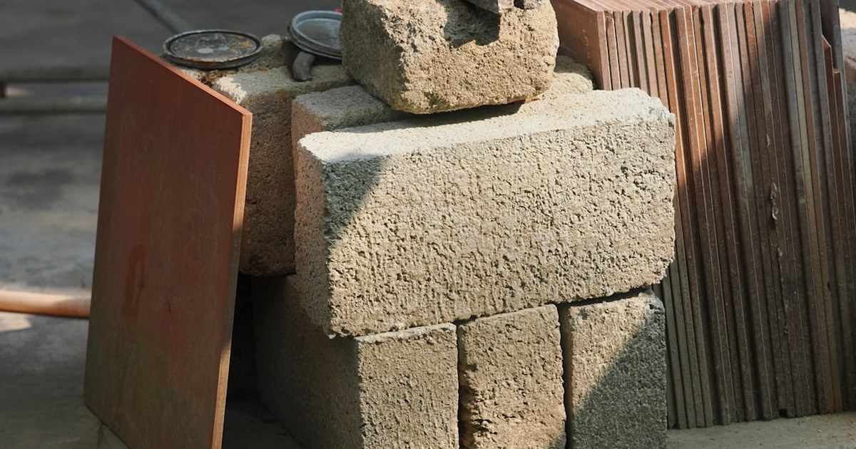 🏗️ 5월 건설 현장 '초비상'! 중동발 자재값 폭등, 공사 중단 위기? 🚨