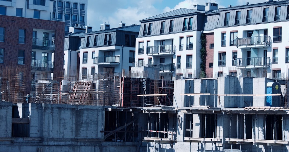 🏠 현대건설, 아파트 건설 혁신! 모듈러 엘리베이터 국내 첫 도입… 공기 단축 & 안전 UP! ✅