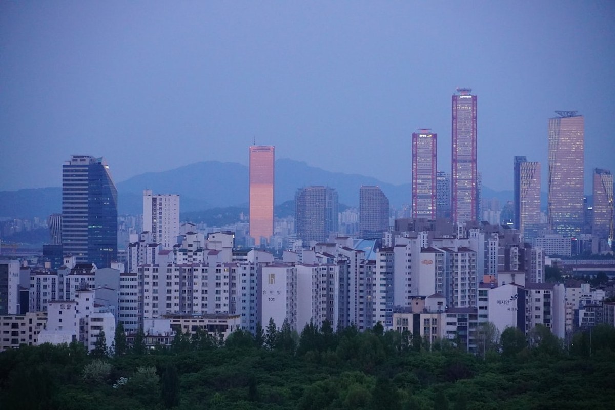 🏆 7년 연속 도시정비 1위 현대건설, 압구정·반포 이어 '디에이치'로 미래를 짓다! 🏠✨ - 이미지 3