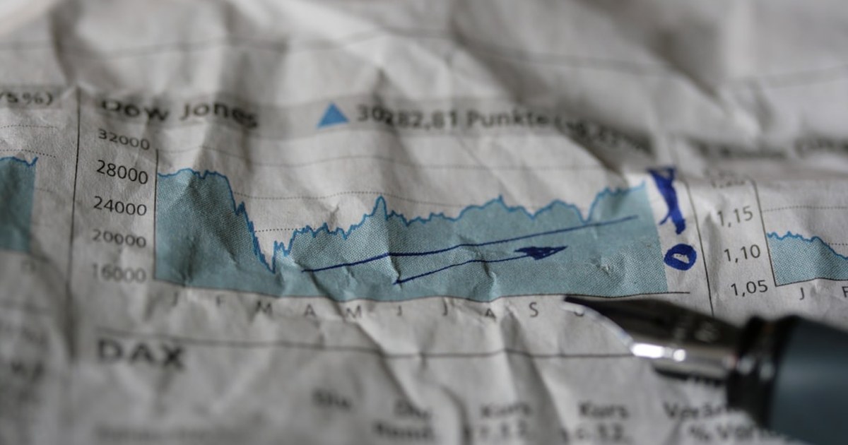 01%p 금리 인하, '커피 한 잔 값'의 허탈함: 은행 가산금리 꼼수? 🏠💸
